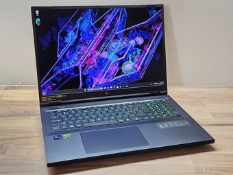 18"_PREDATOR HELIOS 18_i9-14900HX_32GB_3000GB_RTX 4070 8GB - 3