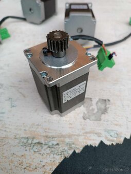 Krokové motory 57BYGH311 pro CNC a podobně - 3