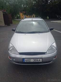 Ford Focus 1,6i - 3