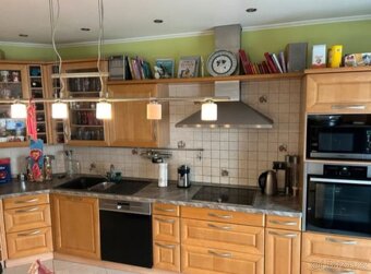 Kuchyně z masivu se spotřebiči a ostrůvkem,5606 - 3