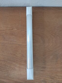 Zářivkové svítidlo 10W s výpínačem - 3