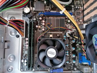 Stolní PC HP Compaq AMD FX-6300 6-core, RAM 8GB, ATI 256MB - 3