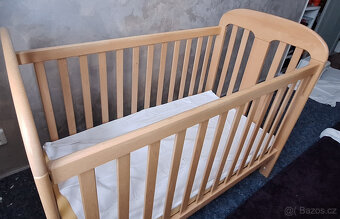 Dětská dřevěná postýlka - 3