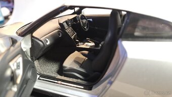 1:18 Auto Art Nissan GTR (Optional Matt Black Wheel) - 3