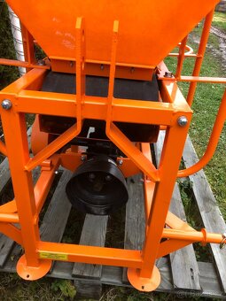 Posypovač komunální 600kg - 3