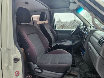 VW Transporter T4 2.5 TDI 75 kW (ACV) – 5 míst, tažné - 3