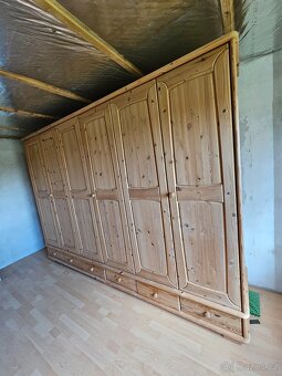 Skříň Celodřevená Jitona Art - 3