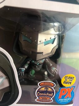 figurka Funko Pop Infamous Iron man 677 - glow in the dark - 3