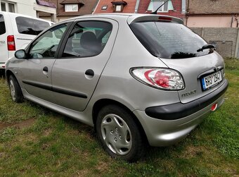 Peugeot 206 Hatchback - 3