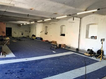 Autodílnu připadne jako sklad od 50 m2 do 250 m2, Hořesedly. - 3