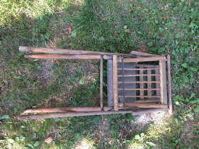 Historický dřevěný skládací kočárek - 3