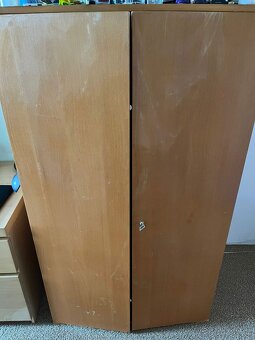 Prodám dřevěnou skříň - 3