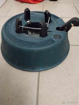 Stojan na stromeček, velky stahovaci lankem - 3