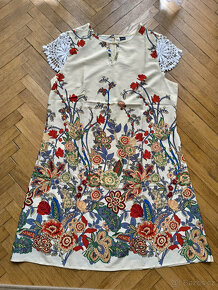 Letní šaty s krajkou - 3