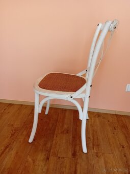 Jídelní stůl bílý + 4 židle - 3