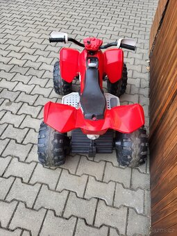 Čtyřkolka Peg Perego elektrická - 3