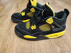 Nike Jordan 4 Retro Thunder - 3
