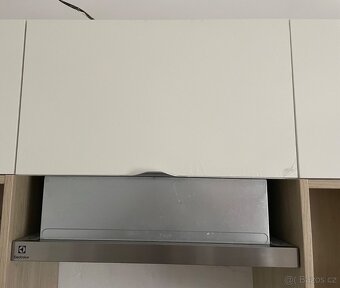 Kuchyňské nástěnné skříňky + recirkulační digestoř - 3