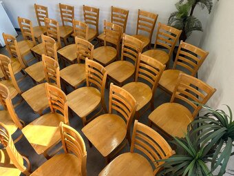 29kusů Masivní dřevěné židle do restaurace - 3