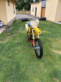 Suzuki rmz 250 - 3