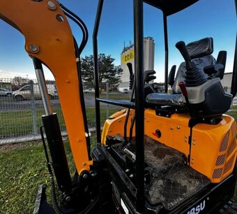 minibagr, motor Kubota, bagřík, rypadlo, pásový bagr - 3