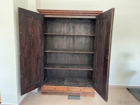 Starožitná skříň z masivu - 3
