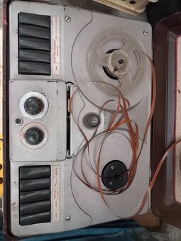 Elektronkový magnetofon MOM - 3