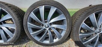225 40R18 škoda octavia - 3