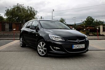 Opel Astra Sport Tourer ST 1.4 Turbo 140k Cosmo - 3