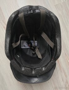 Jezdecká přilba na koně - 3
