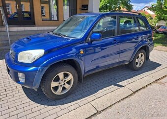 Toyota Rav4 2,0 D4D nafta manuál 85 kw - 3