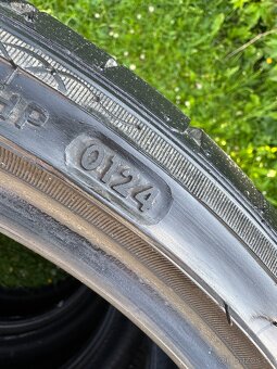 Tomket Sport 3  235/35 r19 najeto 300km - 3