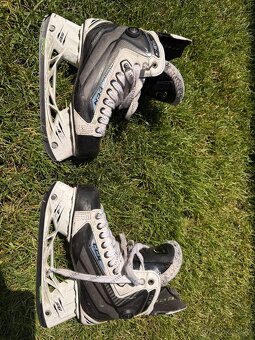 Hokej.brusle CCM US7 - 3