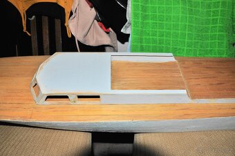 MODEL DŘEVĚNÉ LODI, DVA MOTORY - 3