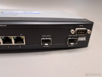 Cisco Linksys - 3