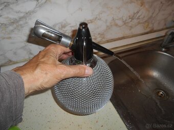 Stará, opředená, sifonová láhev. - 3