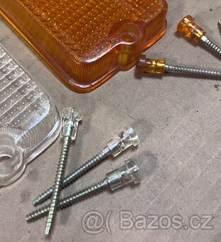 Kryty blinkrů Fiat 127, 128, 131 - 3