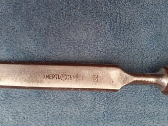 Prodám 5 dlát, jedno je značené - 3