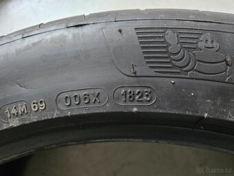 285/40R23 - 3
