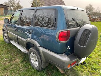 Nissan Terrano II - 3