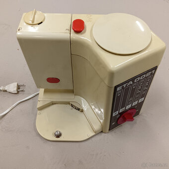 Kuchyňský robot ETA 0021 s regulací + příslušenství - 3