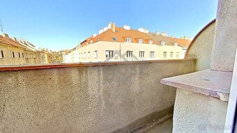 Prodej bytu 1+kk, 35 m2 s balkonem a sklepem – Praha 10, Str - 3