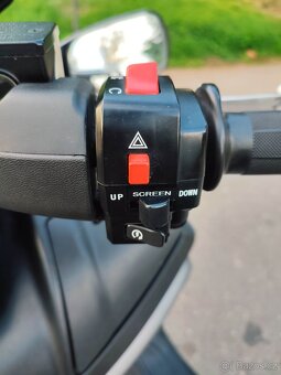 Suzuki Burgman 650 Executive - 3