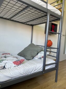 Kovová patrová postel z Ikea - 3
