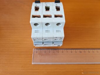 Jistič FG L7-16/3/B 16A třípólový
- 3