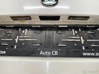 Zadní vrata ŠKODA OCTAVIA II COMBI - 3