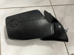 Prodám originál nove pravé zrcátko škoda Favorit - 3