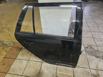 prodám kompletní přední a zadní dveře Fabia 1 černá 9910 - 3