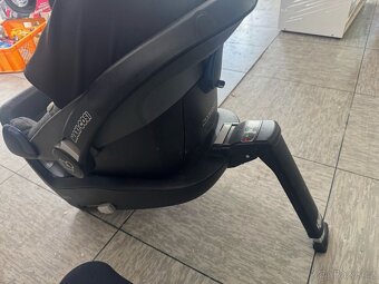 Autosedačka Maxi-Cosi Pebble Plus se základno 2wayFix ISOFIX - 3