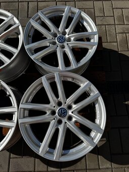 Alu kola, disky r18 5x112 VW Uniwheels - 3